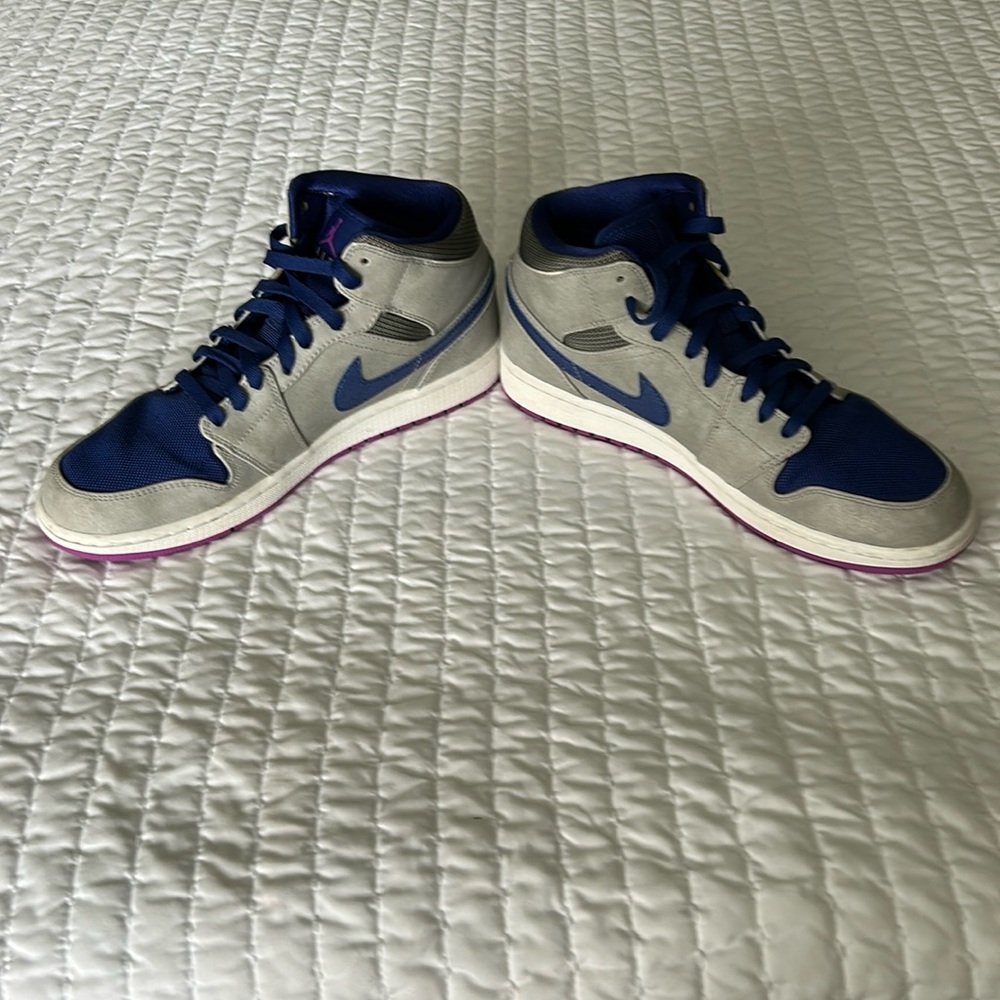 Nike Air Jordan 1 Mid Sneakers, Mens size 10 - Picture 5 of 14